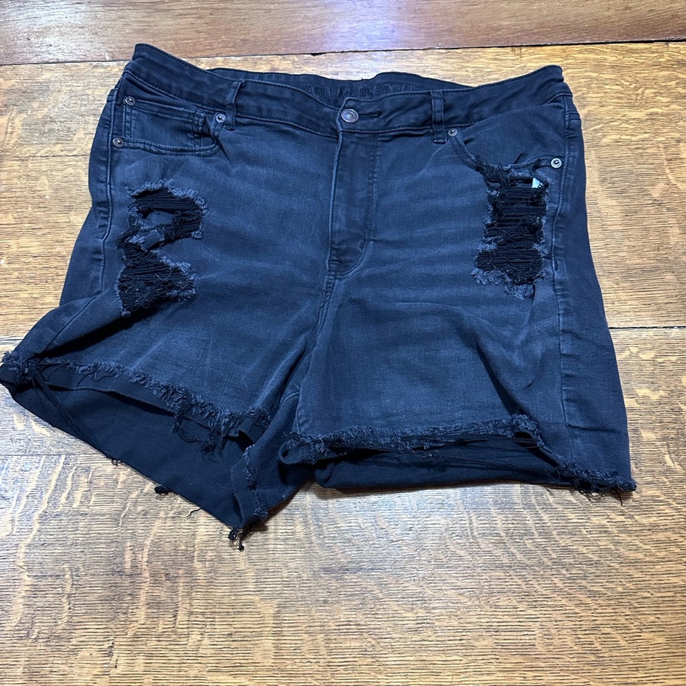 American Eagle high rise shortie sz 16 black distressed cutoffs‎